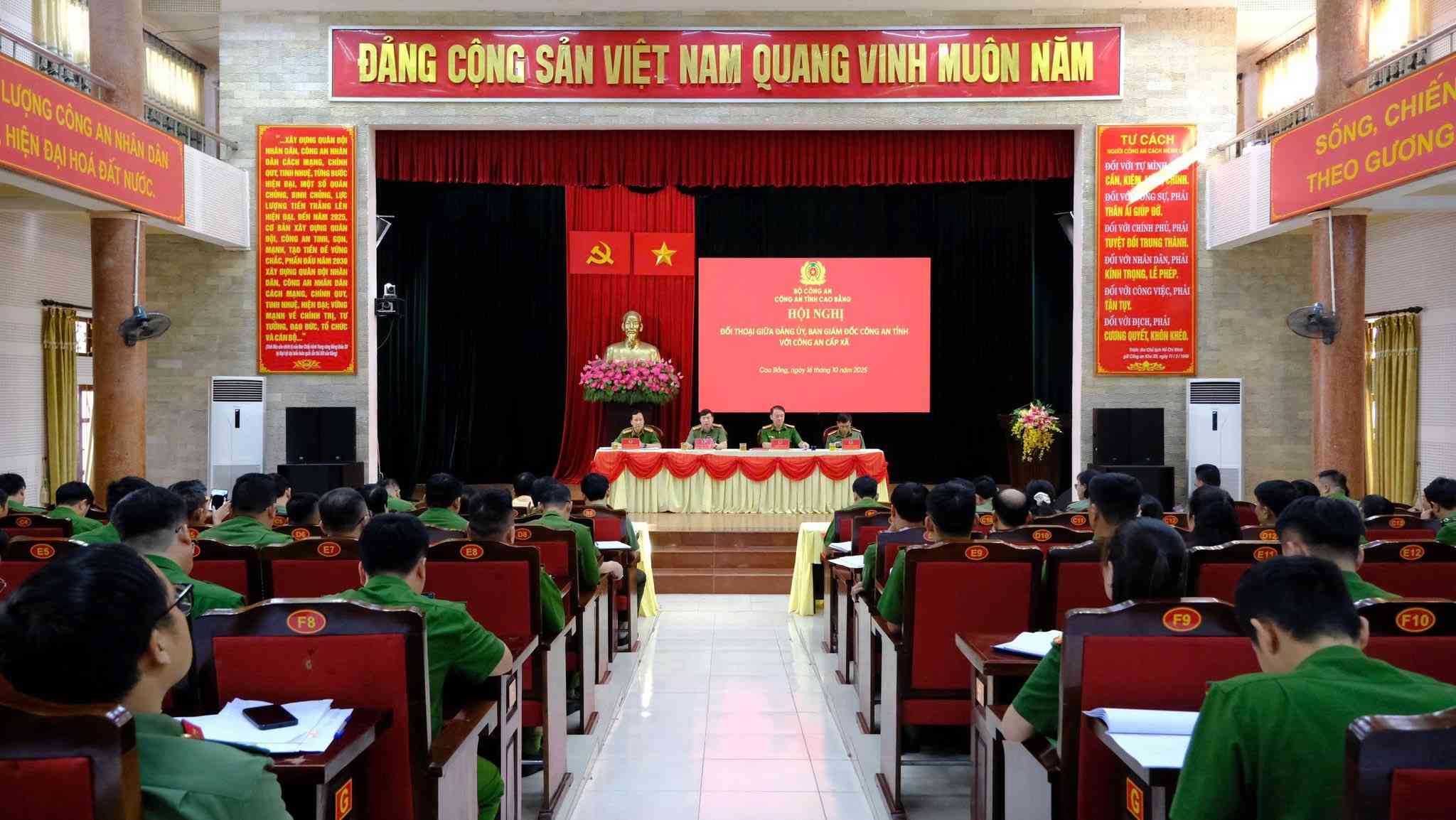 Overview of the summary conference of Cao Bang Provincial Police. Photo: Cao Bang Police