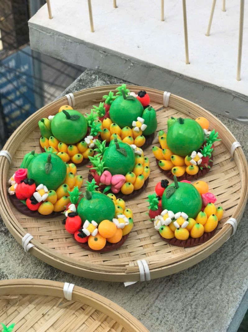 The brilliant fruit tray evokes the traditional spring color. Photo: Character provided