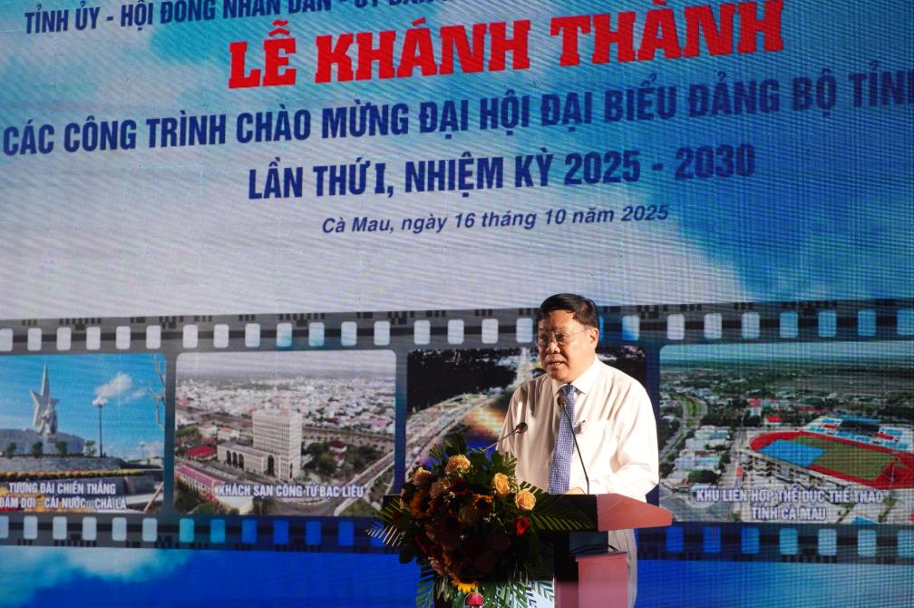 Chu tich UBND tinh Ca Mau Pham Thanh Ngai phat bieu tai buoi le. Anh: Ta Quang