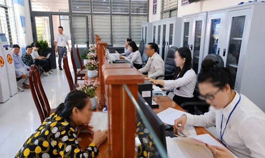 Không thực hiện quy định thi thăng hạng chức danh nghề nghiệp đối với viên chức. Ảnh: Phong Linh