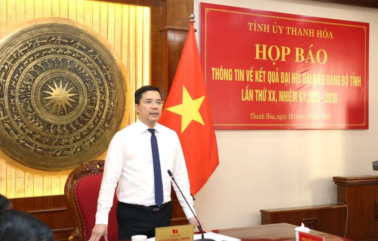 The Deputy Secretary of the Thanh Hoa Provincial Party Committee's School emphasized the need for action and organization after the congress. Photo: Xuan Hung