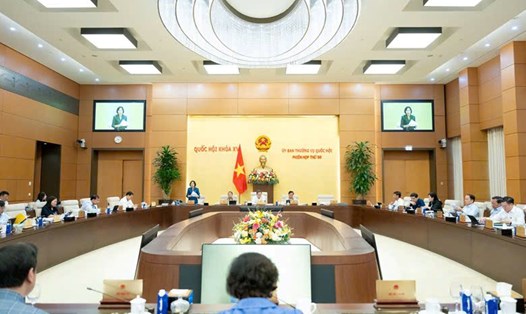 Theo Nghị quyết của Ủy ban Thường vụ Quốc hội, Phó Chủ tịch HĐND ở những tỉnh, thành phố sáp nhập từ 3 đơn vị hành chính cấp tỉnh không quá 4 người. Ảnh: Quochoi.vn