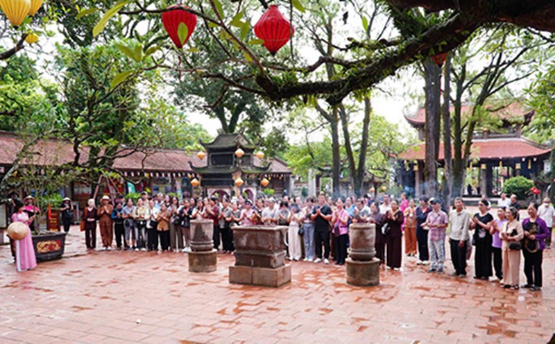 220 visitors experience the Con Son - Kiep Bac World Cultural Heritage. Photo: Minh Hung