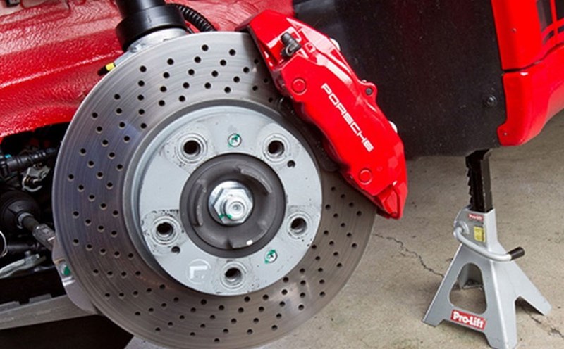 Causes and remedies for brake stiffness. Photo: Nguyen Duy