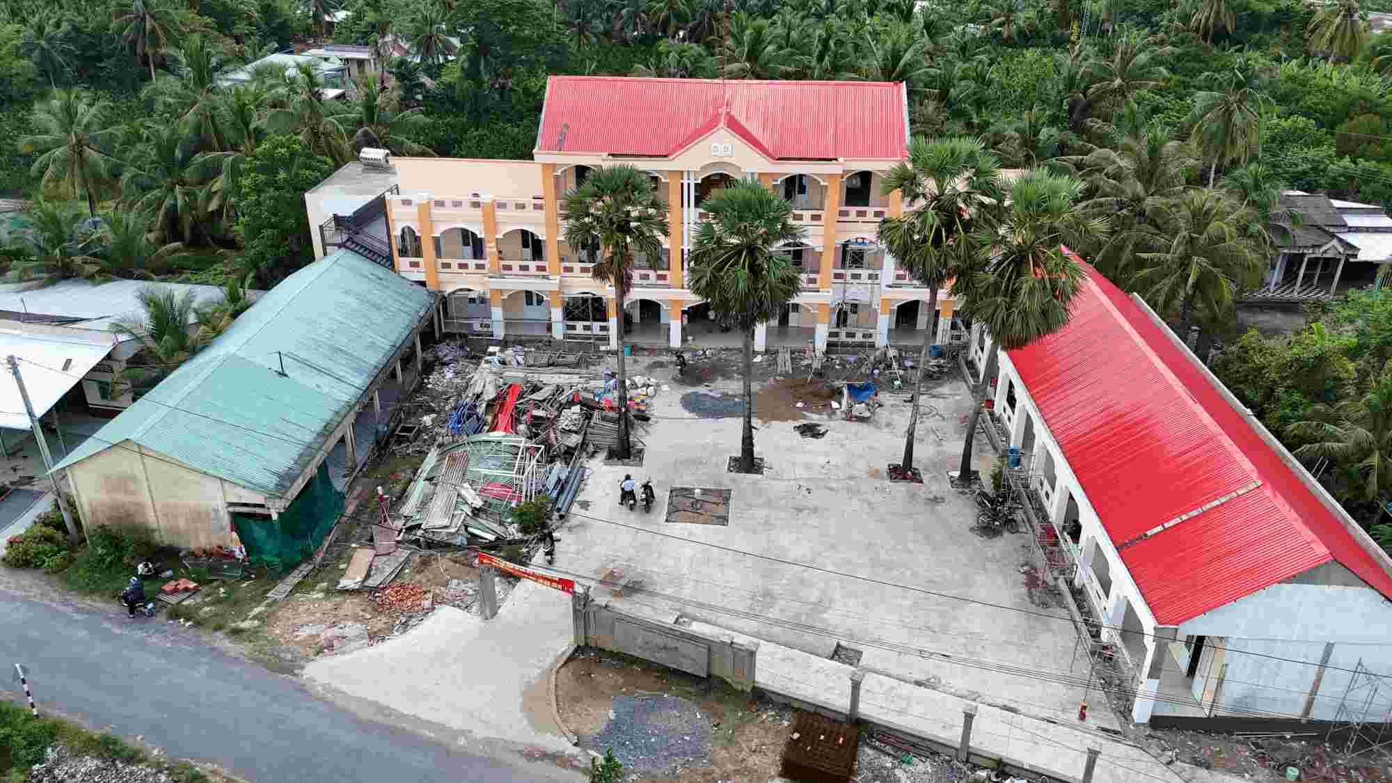 Du an xay dung Truong Tieu hoc Tra Con C co tong muc dau tu hon 14 ti dong, ban dau du kien hoan thanh trong thang 6.2025. Anh: Hoang Loc