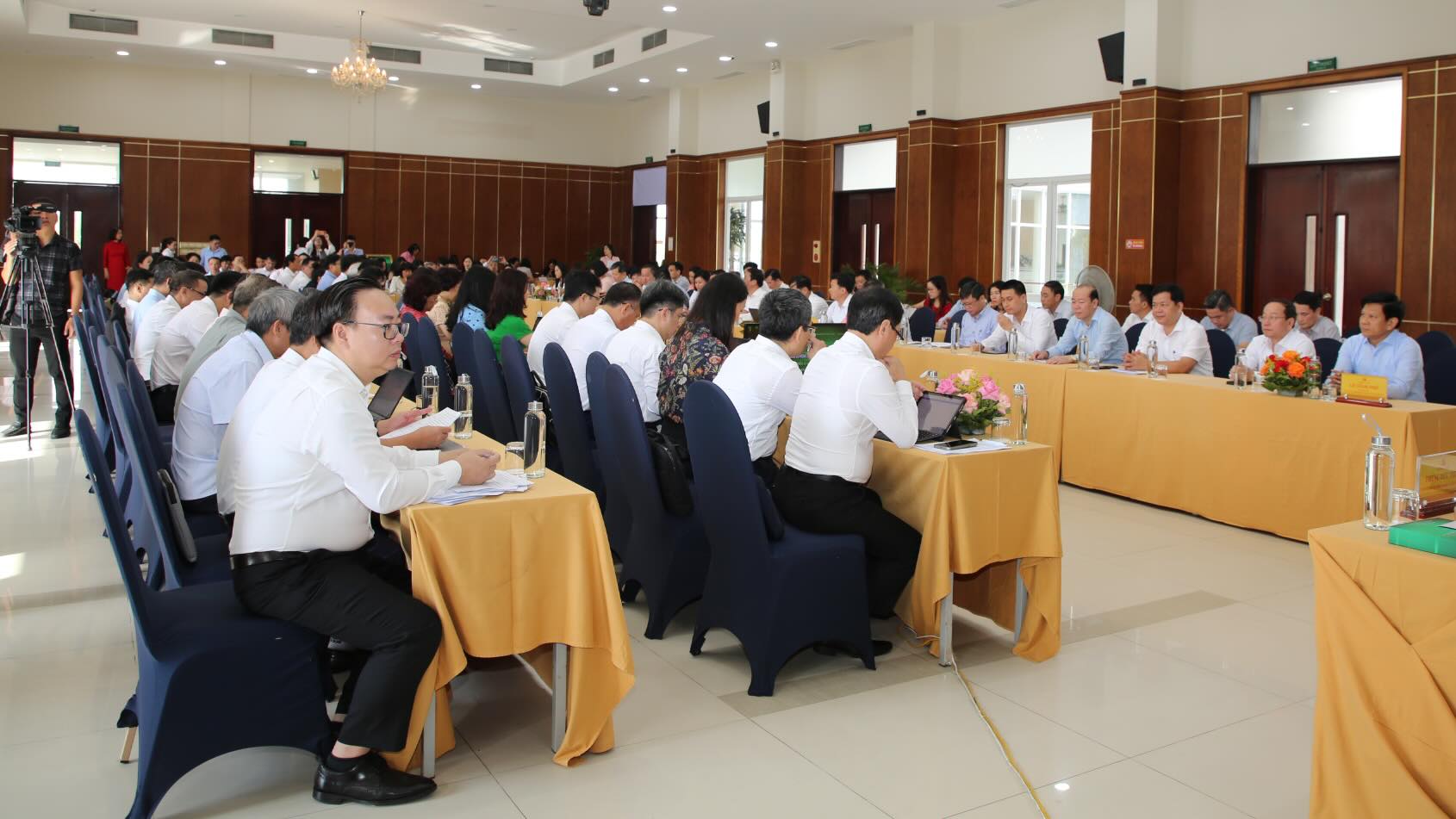 Quang canh hoi thao. Anh: Cong Sang