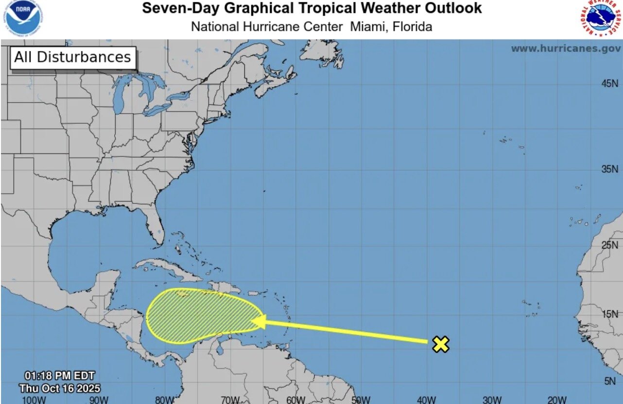 Se preve que la depresion potencial se convierta en tormenta Melissa en el Atlantico entrando en el Caribe. Foto: Centro Nacional de Huracanes de EE. UU