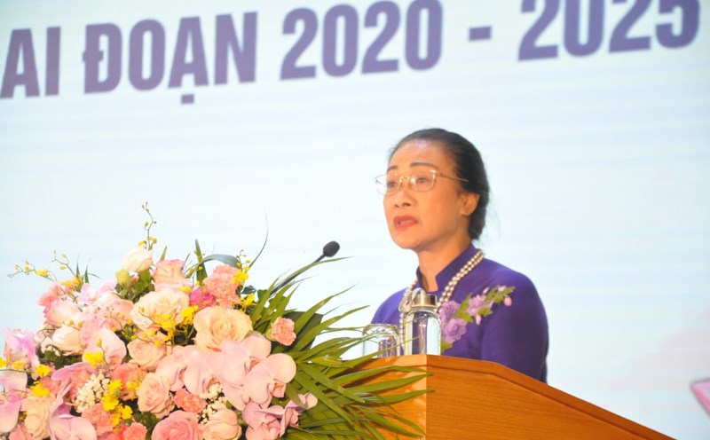 Ms. Pham Thanh Binh - President of the Vietnam Health Trade Union spoke at the ceremony. Photo: Bao Han