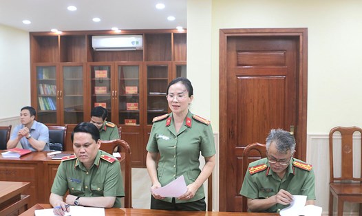 Đại tá Phan Thị Loan - Phó Chánh Thanh tra Bộ Công an phát biểu tại buổi tiếp công dân tháng 7.2025 của Bộ Công an. Ảnh: Hoàng Nam