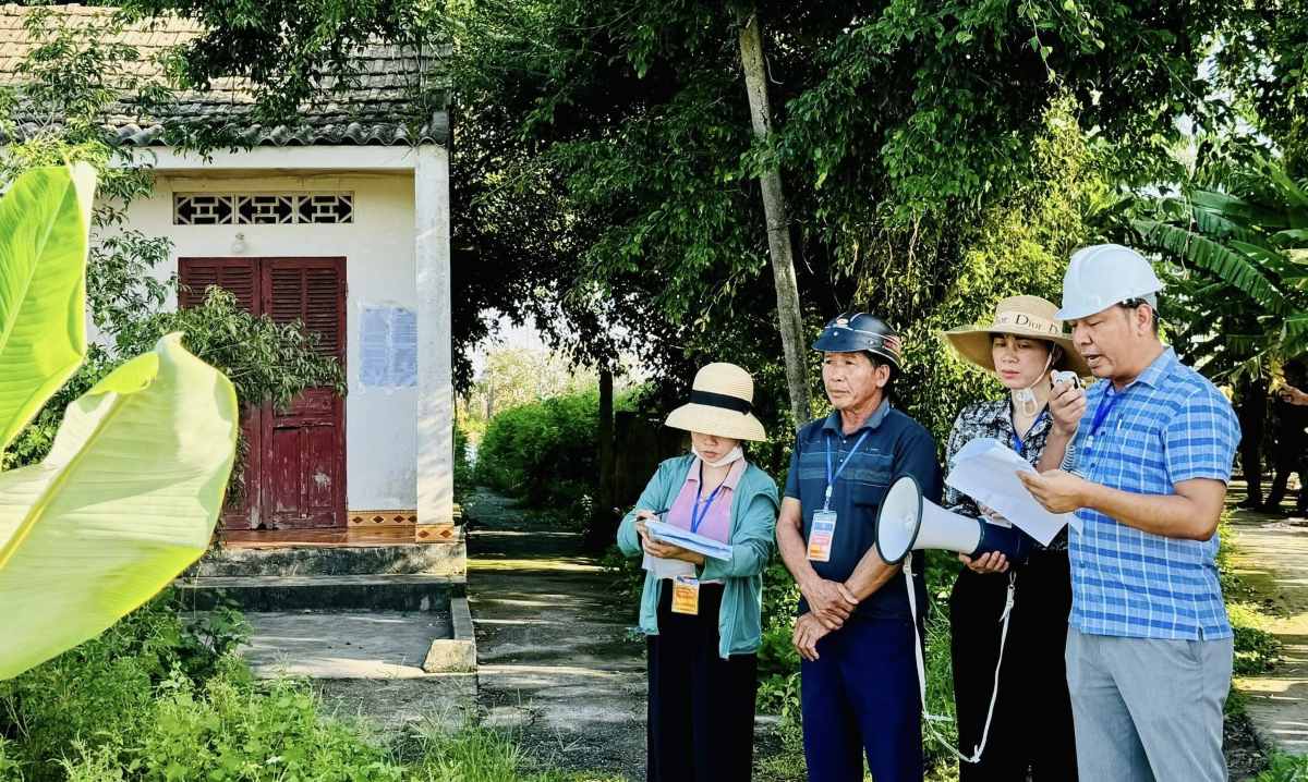 キエンミンコミューン人民委員会は、6世帯と個人に対する強制土地回収を組織した。写真: キエンミン情報ポータル、ハイフォン