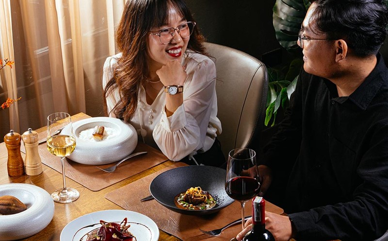 Cozy dating space at Barbak restaurant. Photo: Barbak