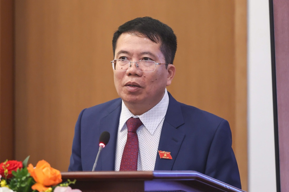 Pho Chu nhiem Van phong Quoc hoi Nguyen Van Hien thong tin tai hop bao. Anh: Pham Dong