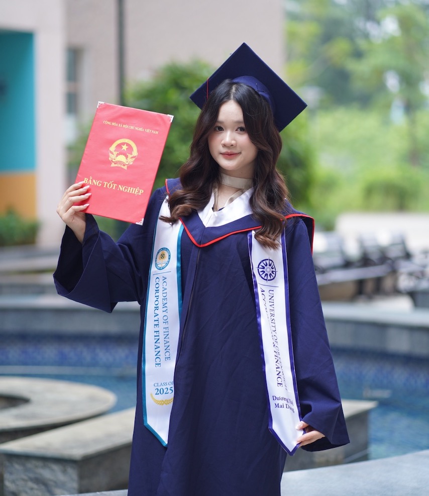 Dương Thị Mai Dung là thủ khoa đầu ra năm học 2024 – 2025 của Viện Đào tạo Quốc tế, Học viện Tài chính. Ảnh: Nhân vật cung cấp