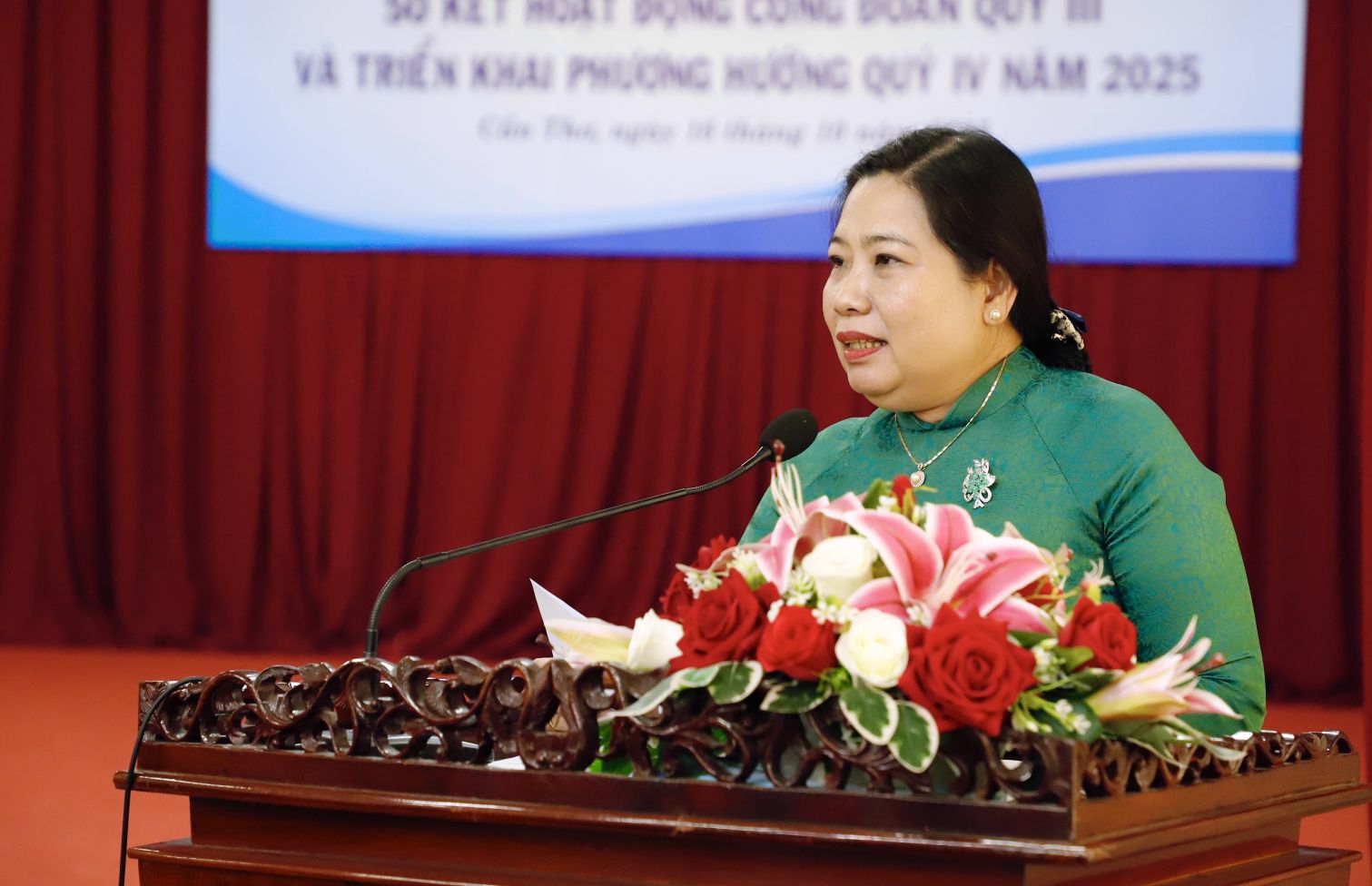 Ba Ho Thi Cam Dao - Pho Bi thu Thanh uy, Chu tich Uy ban MTTQ Viet Nam TP Can Tho phat bieu chi dao hoi nghi. Anh: LDLD TP Can Tho