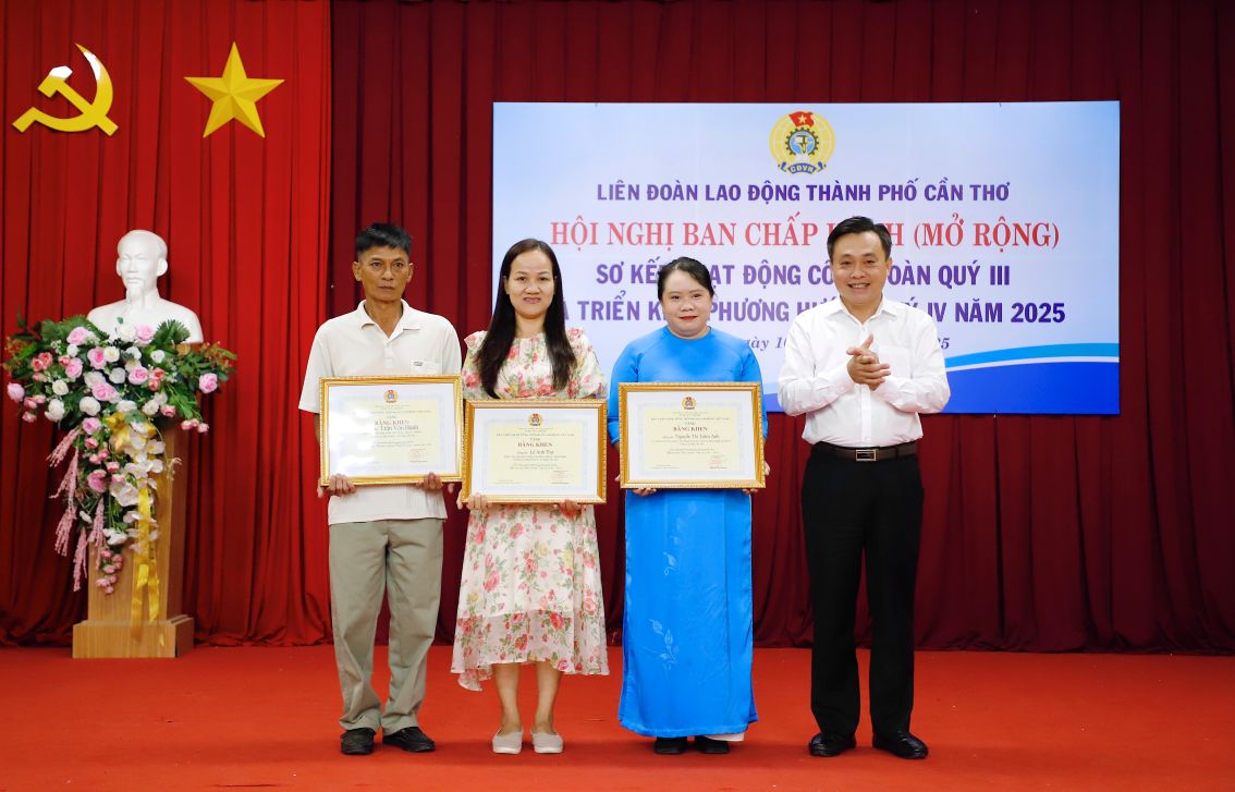 Khen thuong cho cac ca nhan, tap the co thanh tich xuat sac trong phong trao thi dua “Gioi viec nuoc, dam viec nha“; thi dua “Xanh - Sach - Dep, Bao dam an toan ve sinh lao dong” nam hoc 2024-2025 Thanh tich xuat sac trong phong trao thi dua “Van hoa, The thao” nam hoc 2024-2025