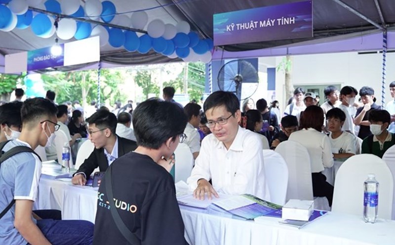 Ho Chi Minh City University of Technology plans to continue to use two admission methods in 2026, which are direct admission and comprehensive admission. Photo: Nhu Quynh