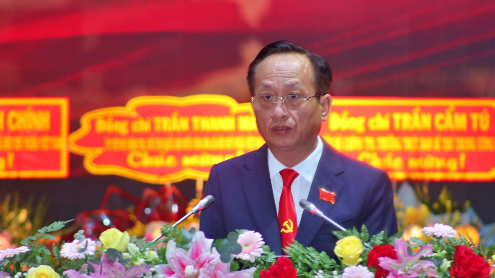 Dong chi Pham Van Thieu, Pho Bi thu Tinh uy, Chu tich HDND tinh Ca Mau trinh bay bao cao chinh tri. Anh: Ta Quang