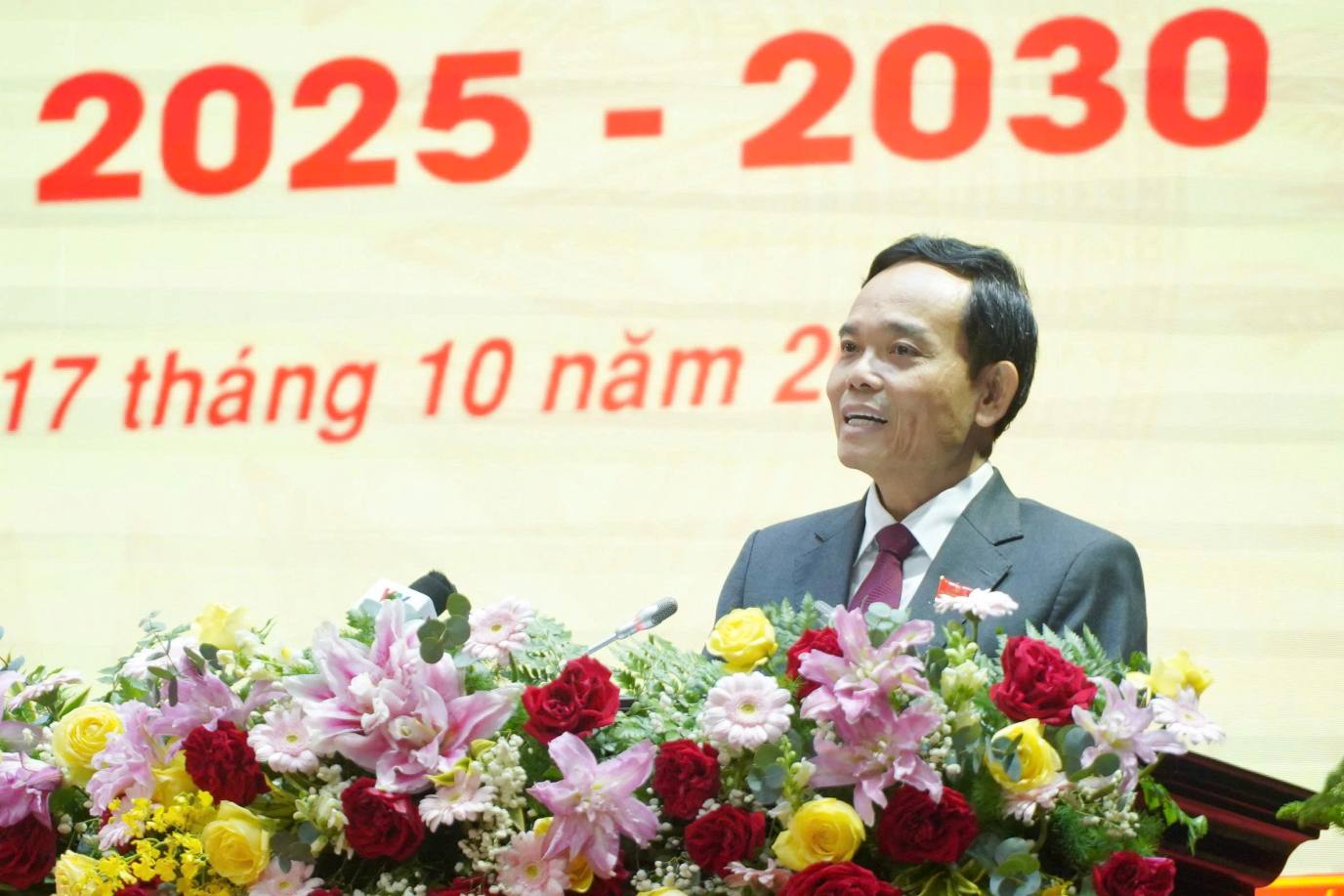 Comrade Tran Luu Quang - Secretary of the Party Central Committee, Secretary of the Ho Chi Minh City Party Committee - spoke at the congress. Photo: Ta Quang