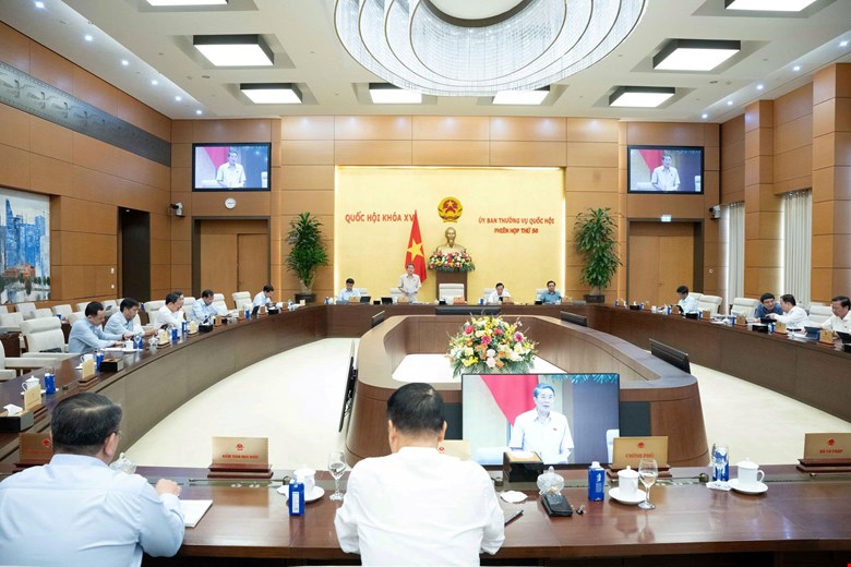 L'application de l'augmentation du taux de deduction familiale de l'impot sur le revenu des personnes physiques sera appliquee a partir de la periode de calcul des impots de 2026. Photo : Quochoi.vn