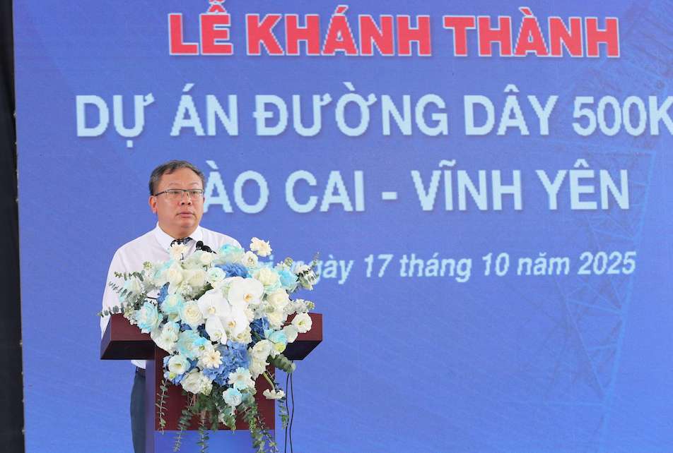 Ong Pham Hong Phuong - Pho Tong giam doc EVN phat bieu tai buoi le. Anh: Tuyet Lan