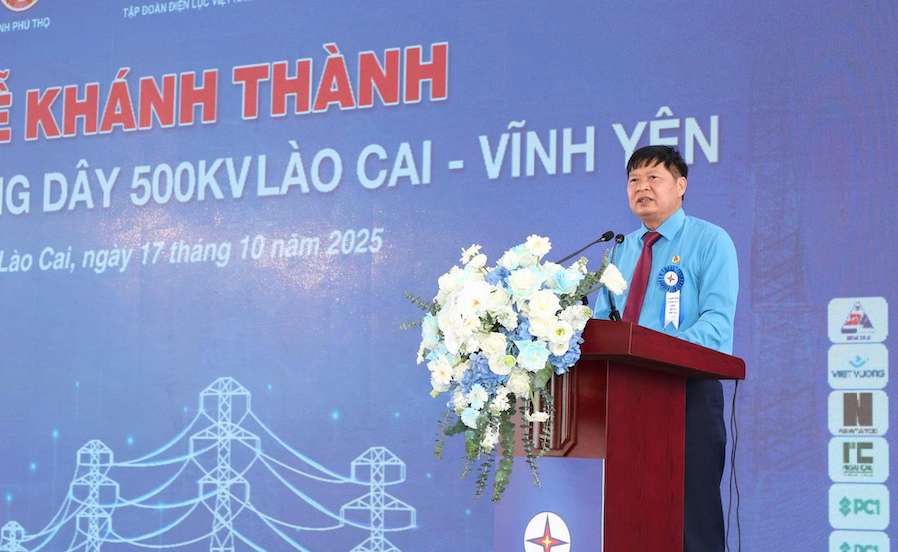 Pho Chu tich Tong Lien doan Lao dong Viet Nam Phan Van Anh nhan manh, thanh cong cua phong trao thi dua tai du an la ket qua cua su doan ket, trach nhiem cua tung doan vien, nguoi lao dong hoi tu thanh mot khoi thong nhat. Anh: Tuyet Lan 