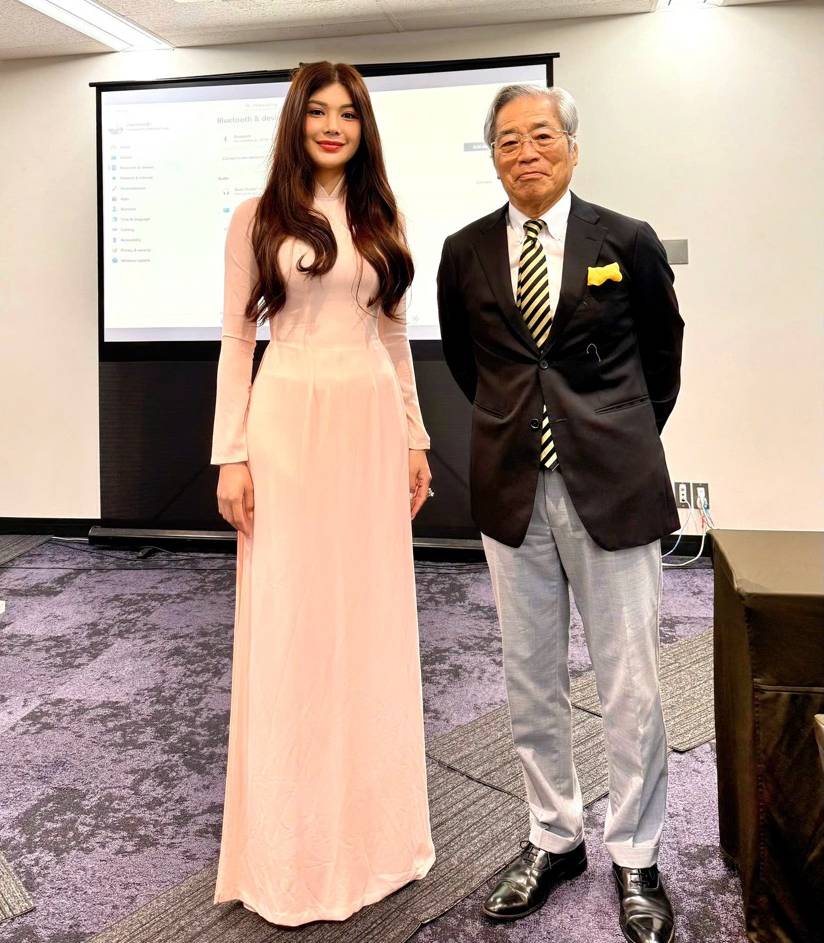 Anh: Nghe si cung cap.