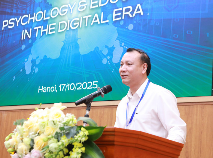 PGS.TS Nguyen Duc Son - Hieu truong Truong Dai hoc Su pham Ha Noi phat bieu khai mac hoi thao. Anh: Tue Nguyen 