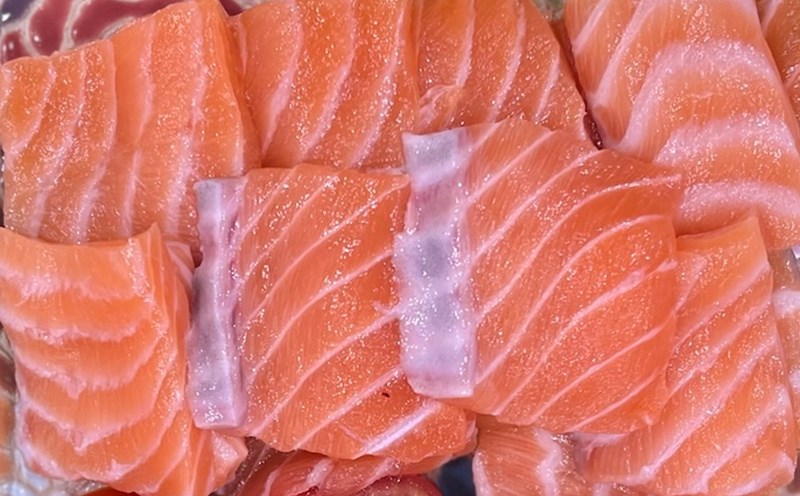 Salmon is one of the fatty fish that effectively supplements omega 3. Photo: Kieu Vu