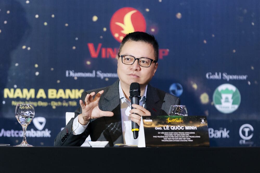 Ong Le Quoc Minh – Tong bien tap Bao Nhan dan chia se tai cuoc hop bao. Anh: Ban to chuc