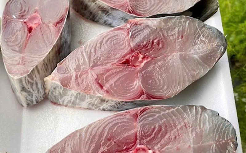 Fatty fish including mackerel is a dish that helps clean the kidneys. Photo: Quang Minh.