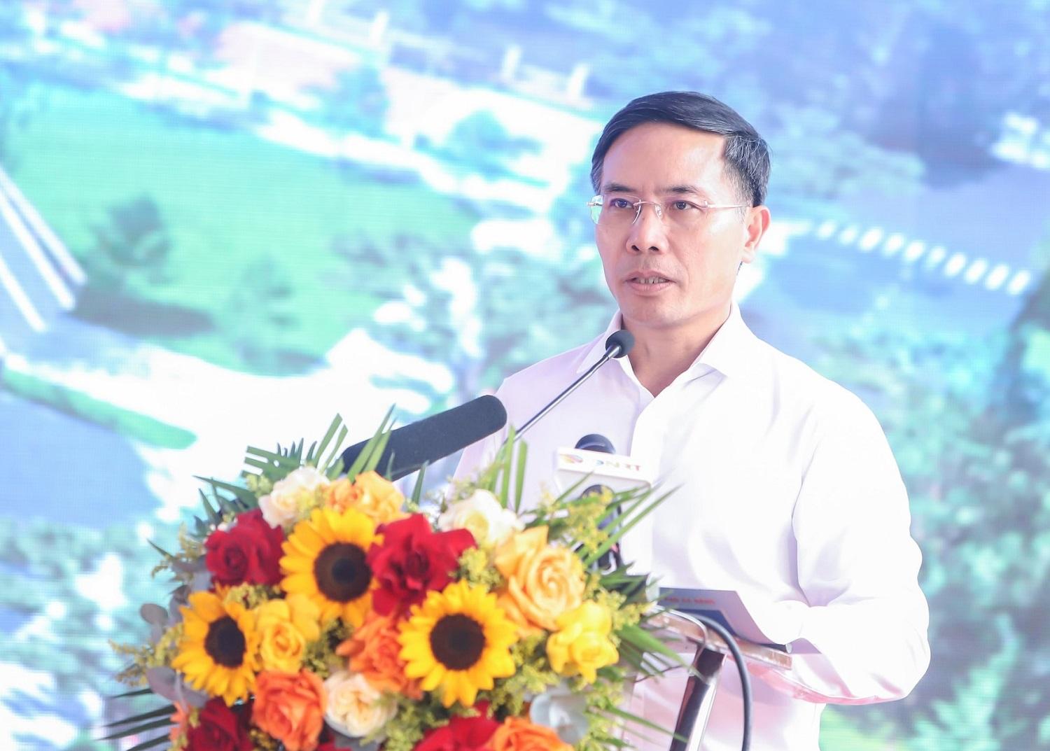 Chu tich thanh pho Da Nang Pham Duc An phat bieu tai buoi le. Anh: Agribank