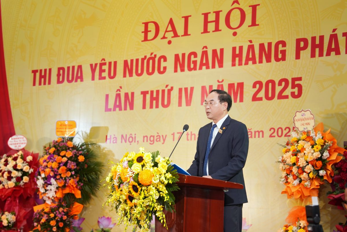 ベトナム開発銀行のダオ・クアン・チュオン総局長が第4回愛国競争大会で講演。写真:Huong Nha