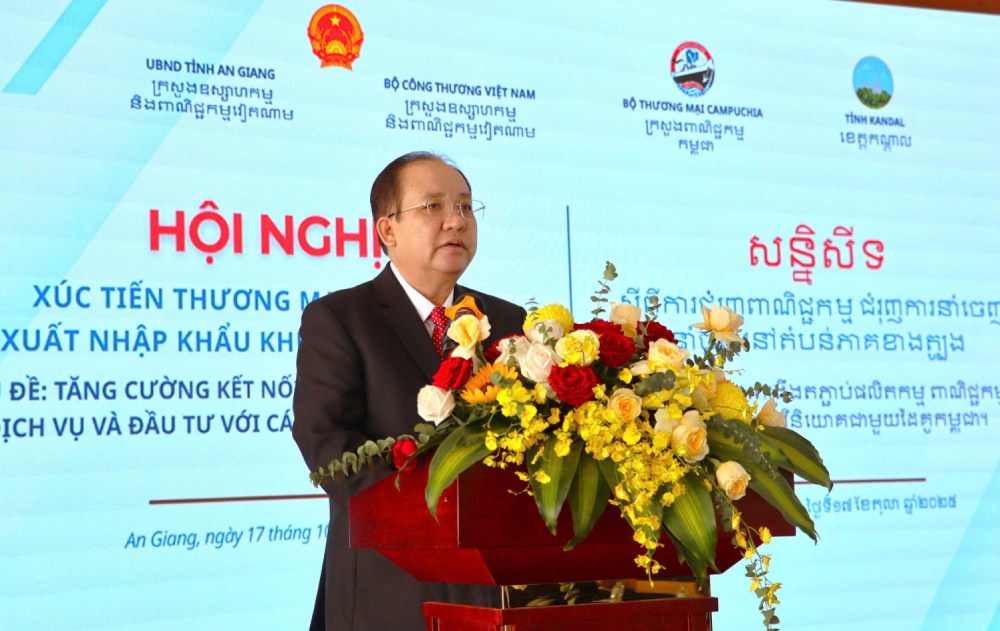 Pho Chu tich Thuong truc UBND tinh An Giang - Nguyen Thanh Phong phat bieu tai hoi nghi. Anh: Ngoc Mai