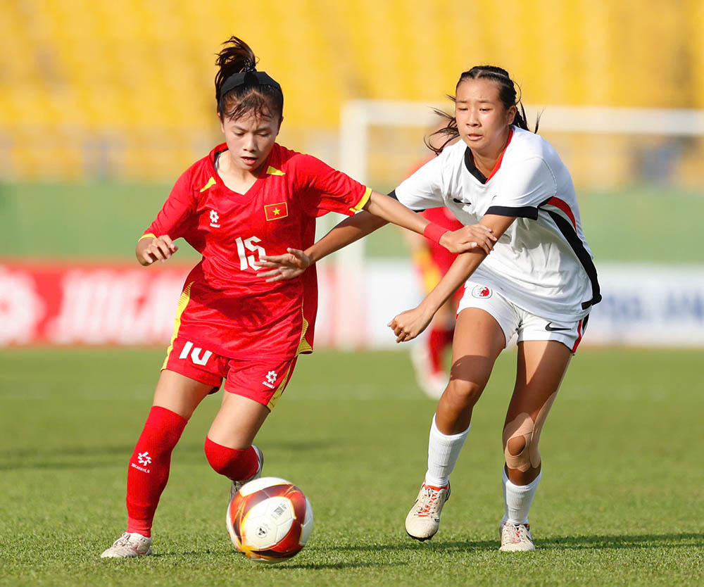U17 nu Viet Nam gap nhieu kho khan truoc U17 nu Hong Kong (Trung Quoc). Anh: Thanh Vu