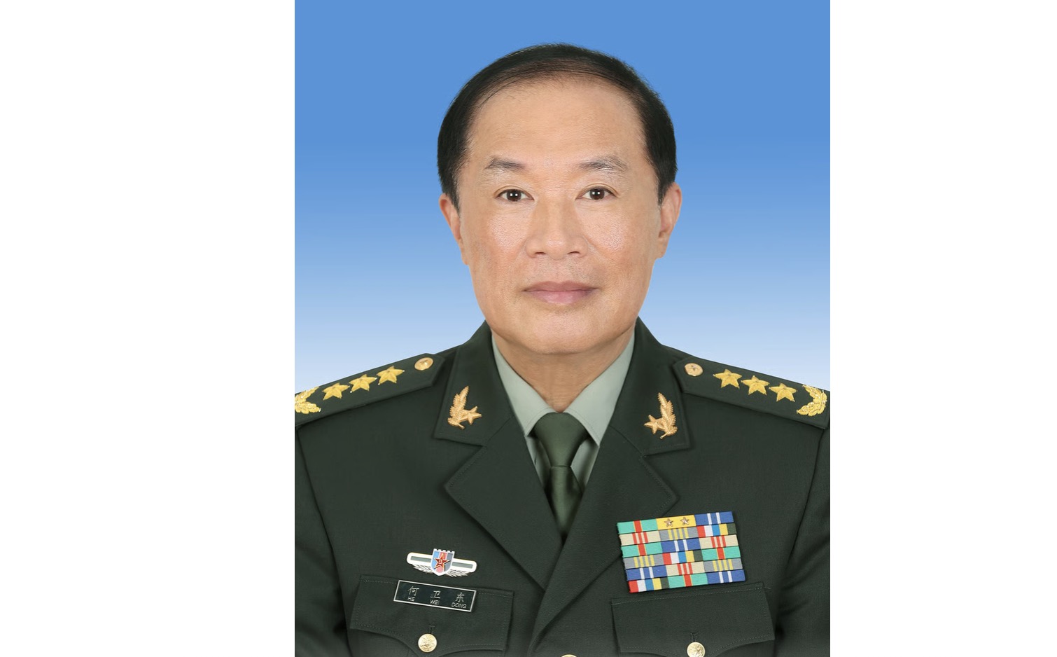 El vicepresidente del Comite Militar Central de China Ha Ve Dong fue expulsado del partido y le fue revocada la ciudadania militar. Foto: Xinhua