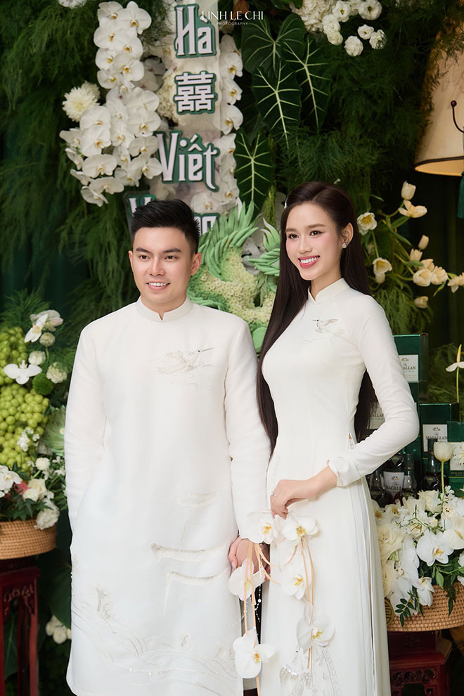 Do Thi Ha dang anh ben ong xa tuong lai. Anh: Team Le Chi Linh