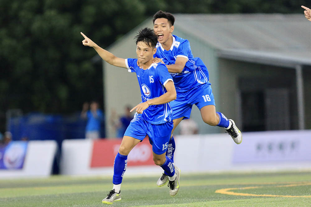 Dong Thap University won big in the opening match of the 2025 National Student Football Tournament qualifiers - Southwest region. Photo: Kha Hoa