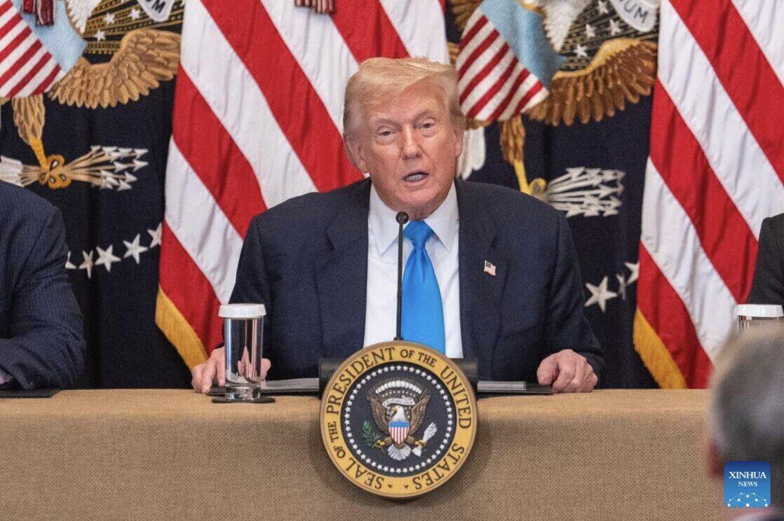 도널드 트럼프는 중국 상품에 대한 100% 관세가 '지속 가능하지 않다'고 인정했습니다. 사진: 신화통신