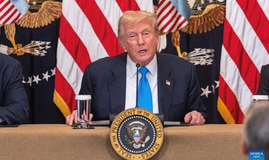 Ông Donald Trump thừa nhận mức thuế 100% áp với hàng hóa Trung Quốc là “không bền vững”. Ảnh: Xinhua