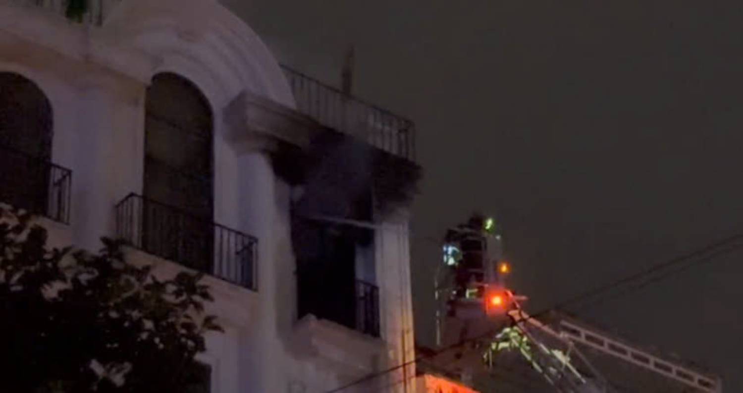 Un incendio ocurrio en el barrio de Cat Lai el fuego se elevo desde el piso 5. Foto: Anh Tu.