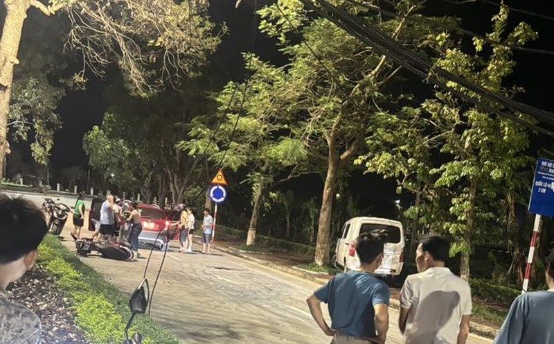 The scene of the traffic accident that killed the former Chairman of Kim Lien Commune People's Committee. Photo: Ngoc Anh