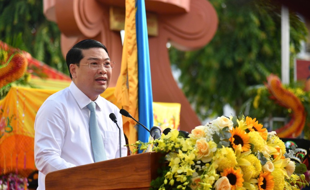 Pho Chu tich UBND tinh An Giang Le Trung Ho, Truong Ban To chuc Le hoi doc dien van. Anh: Phuong Vu