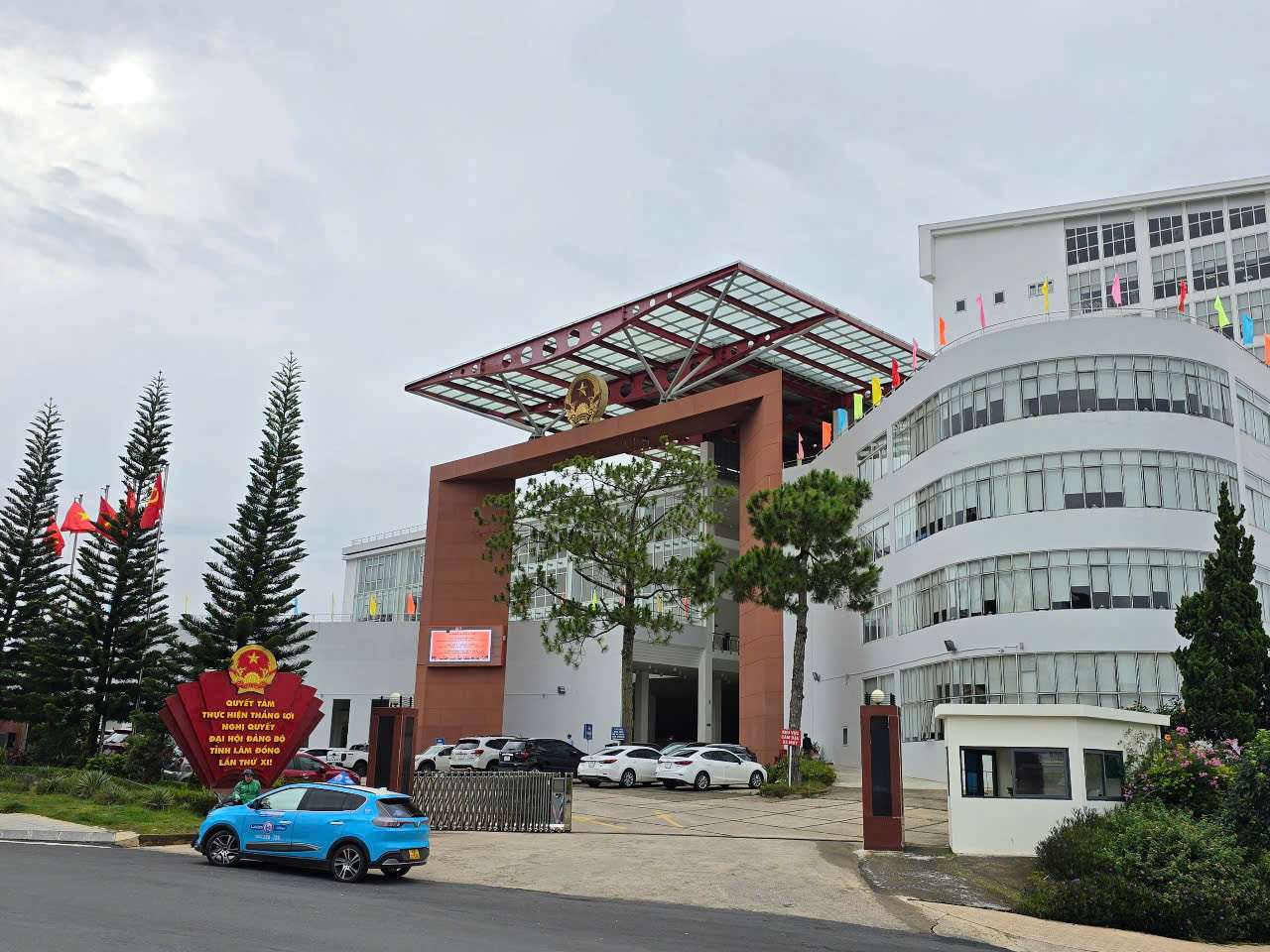 Lam Dong Provincial Administrative Service Center will be reorganized and streamlined in the coming time. Photo: Phuc Khanh