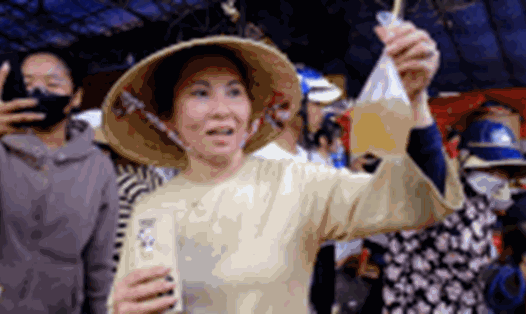 Du khách đến lễ hội Nguyễn Trung Trực được tiếp đãi chu đáo, tận tình như người nhà