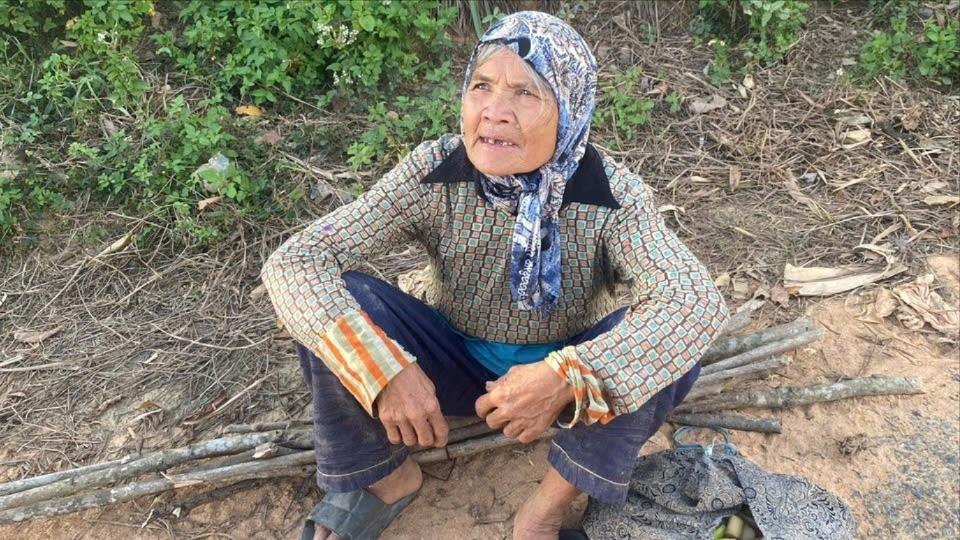 발견 당시의 Y Be 할머니(95세). 사진: Quang Ngai 경찰