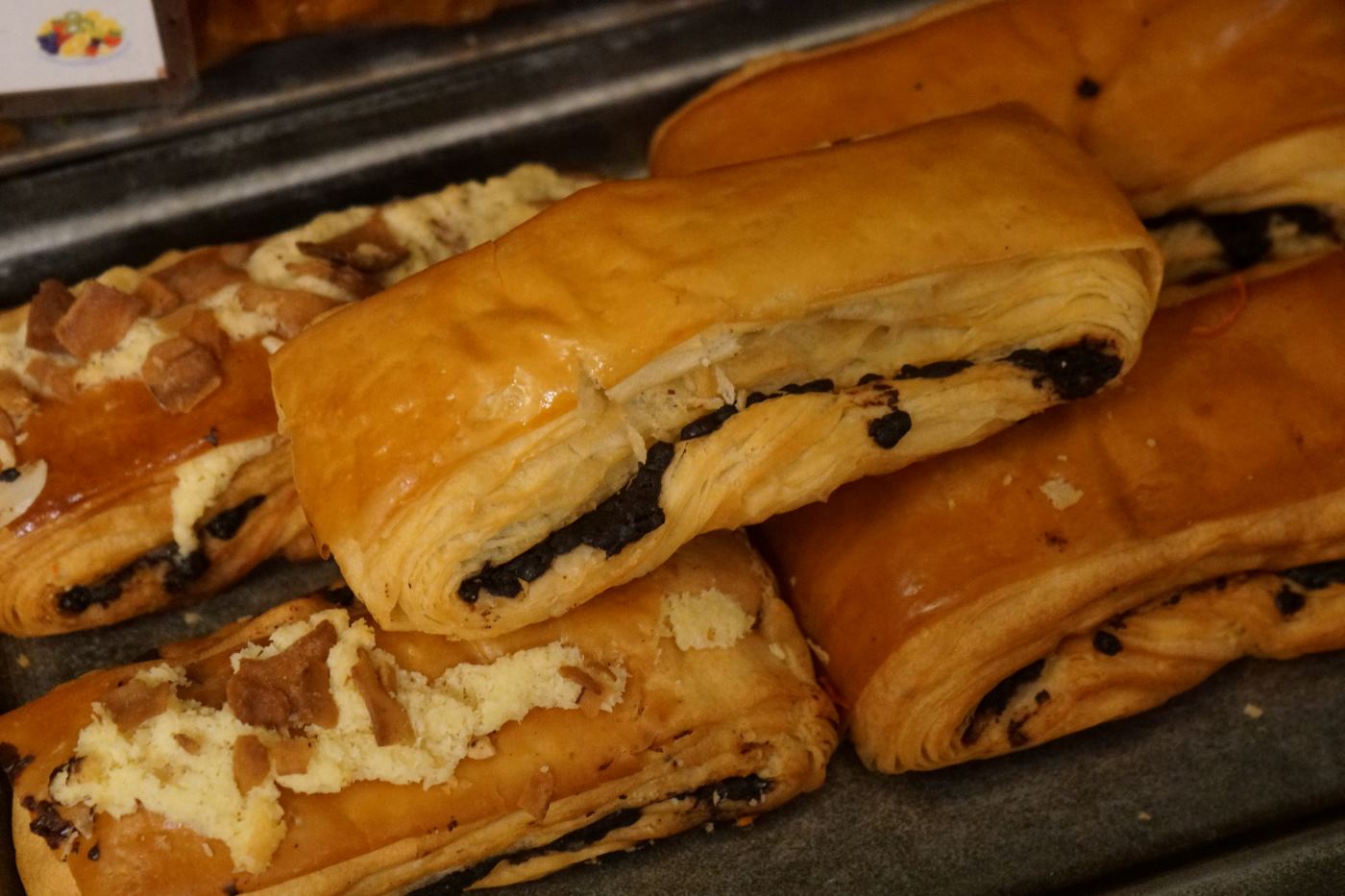 Avoiding sweets, cookies and sugary drinks after lunch for 2 weeks can help improve sleep. Photo: Thanh Thanh