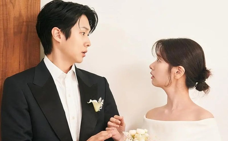 Jung So Min - Choi Woo Sik in the film. Photo: Film producer Take me away