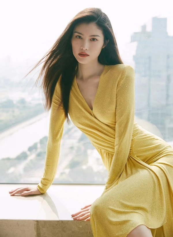 Nhan sac cua sieu mau Ha Tue. Anh: Chup tu trang ca nhan