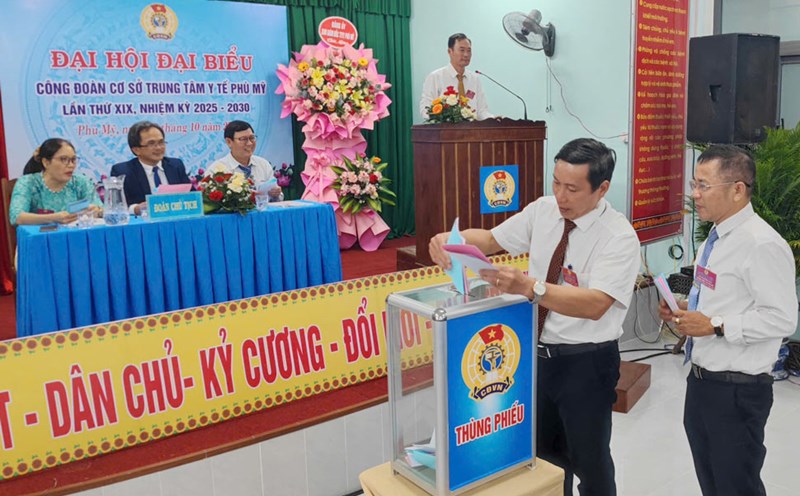 Congreso del Sindicato de Base del Centro Medico Phu My (Gia Lai) mandato 2025-2030. Foto: Anh Nguyen