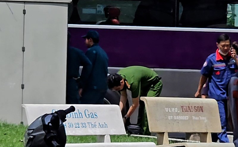 Man found dead on sidewalk near a park in Ho Chi Minh City